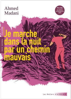 Je marche dans la nuit par un chemin mau